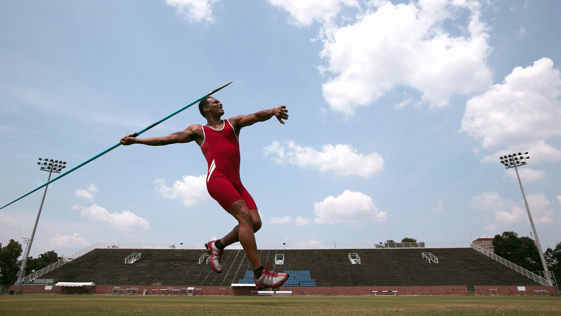 猛龙狂胜尼克斯，武切维奇统治全场的战术解析